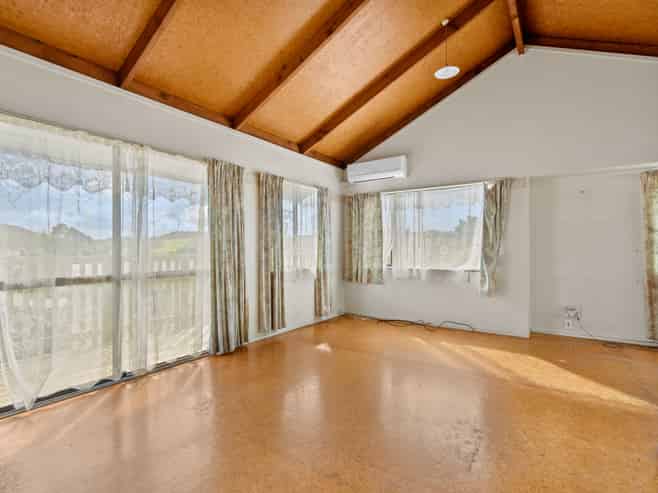 9A Logan Place, Kamo