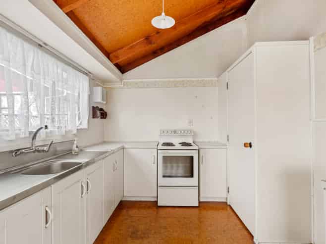 9A Logan Place, Kamo