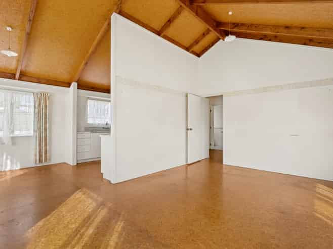 9A Logan Place, Kamo