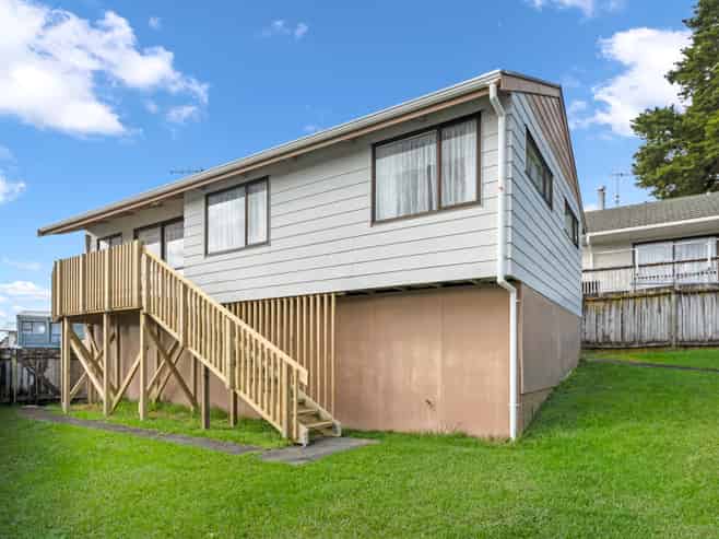 9A Logan Place, Kamo