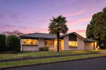 11 Vanderbilt Parade, Albany