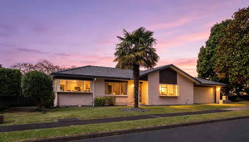 11 Vanderbilt Parade, Albany