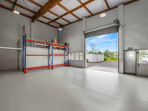 UNSURPASSED - HIGHLY FUNCTIONAL WAREHOUSE
