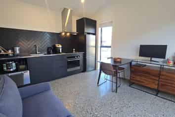 A/8 Lincoln Road, Jacks Point