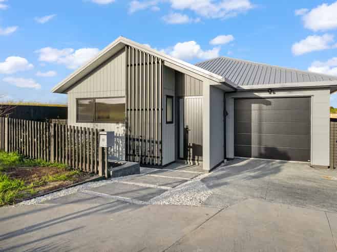98 Huanui Drive, Orewa