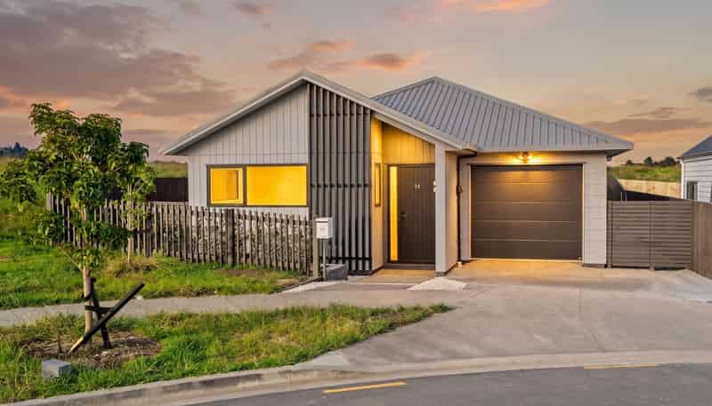 98 Huanui Drive, Orewa