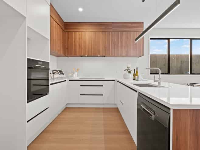 98 Huanui Drive, Orewa