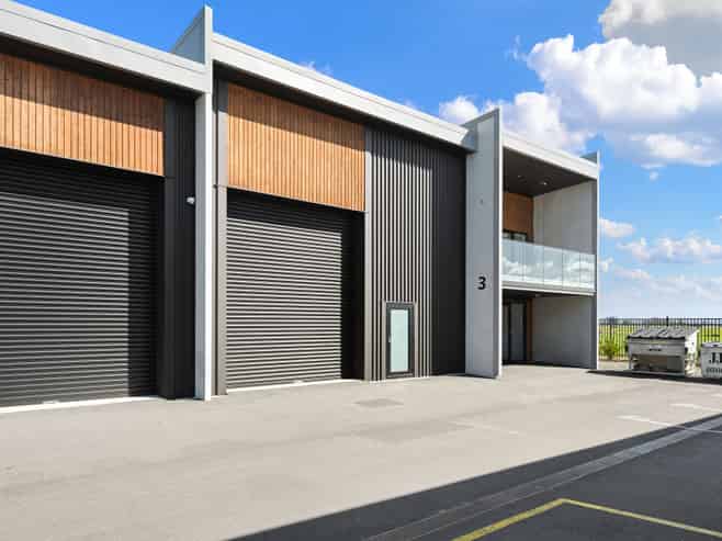 LIVE, WORK & OWN – A UNIQUE COMMERCIAL OPPORTUNITY