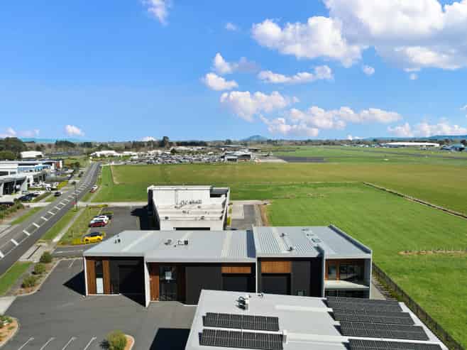 LIVE, WORK & OWN – A UNIQUE COMMERCIAL OPPORTUNITY