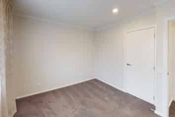 136 Broadway, Marton