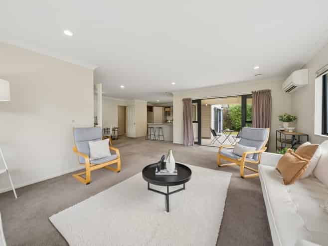 16 Talbot Grove, Trentham