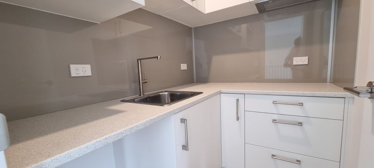 DON'T MISS THIS STUDIO UNIT! - Więcej