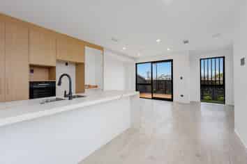 1/73 Te Taruna Drive, Milldale