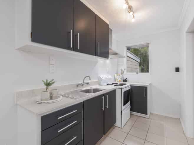 2 & 3/76 Ruskin Street, Addington