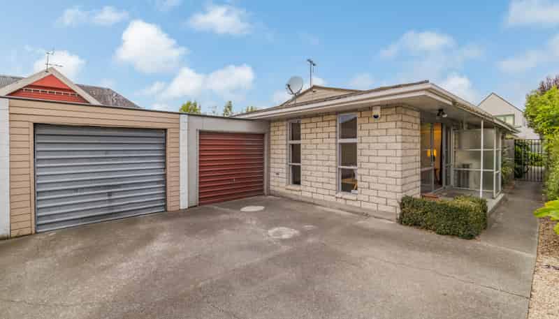 2 & 3/76 Ruskin Street, Addington