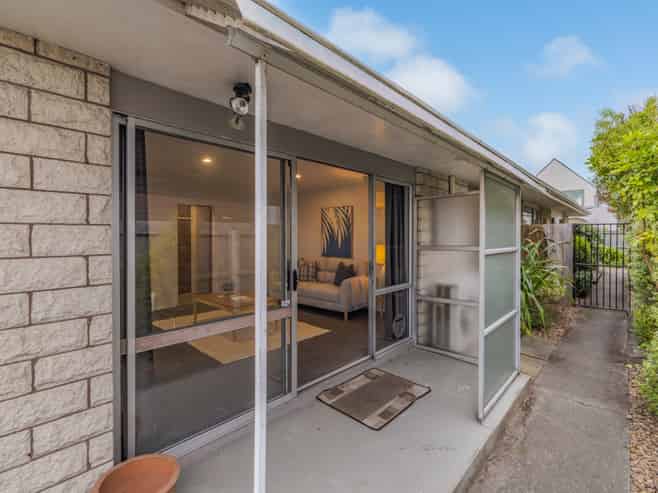 2 & 3/76 Ruskin Street, Addington