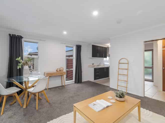 2 & 3/76 Ruskin Street, Addington