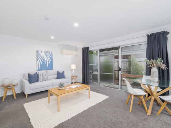 2 & 3/76 Ruskin Street, Addington