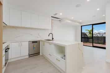 2/73 Te Taruna Drive, Milldale