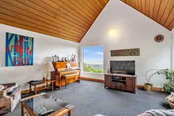 1/51 Quinns Road, Waiatarua