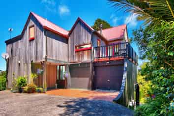 1/51 Quinns Road, Waiatarua