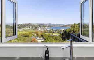 14 Corlett Road, Plimmerton