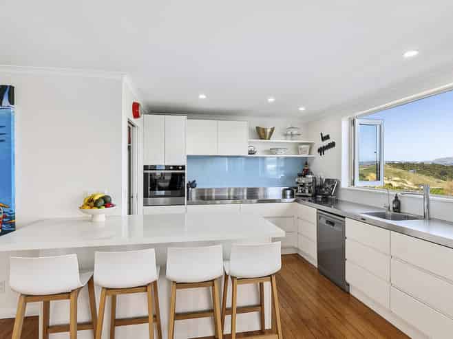 14 Corlett Road, Plimmerton