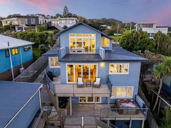 14 Corlett Road, Plimmerton