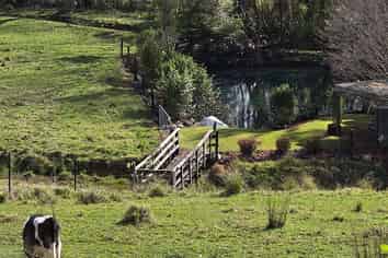 2 Long Road, Waitakere