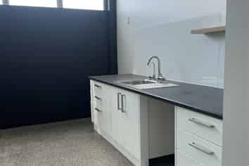Modern & Tidy Office Space