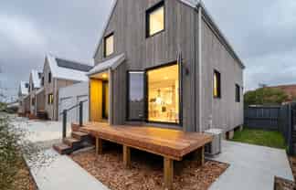 4/61 Mackworth Street, Woolston
