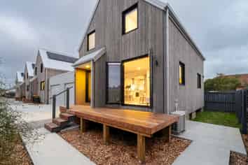 4/61 Mackworth Street, Woolston