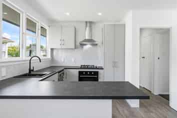 46 Caravelle Close, Mangere