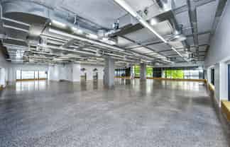Contemporary Downtown Office + Premium Amenities