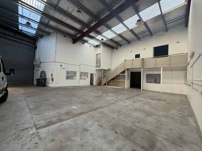 Prime Kingsland Warehouse - 582sqm