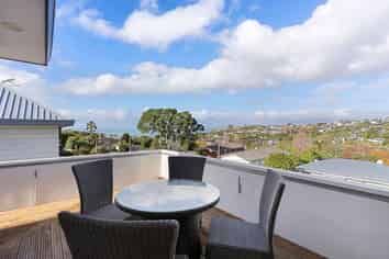 2/9 Colmar Road, Mellons Bay