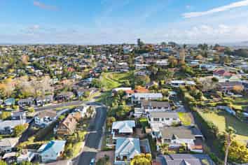 2/9 Colmar Road, Mellons Bay