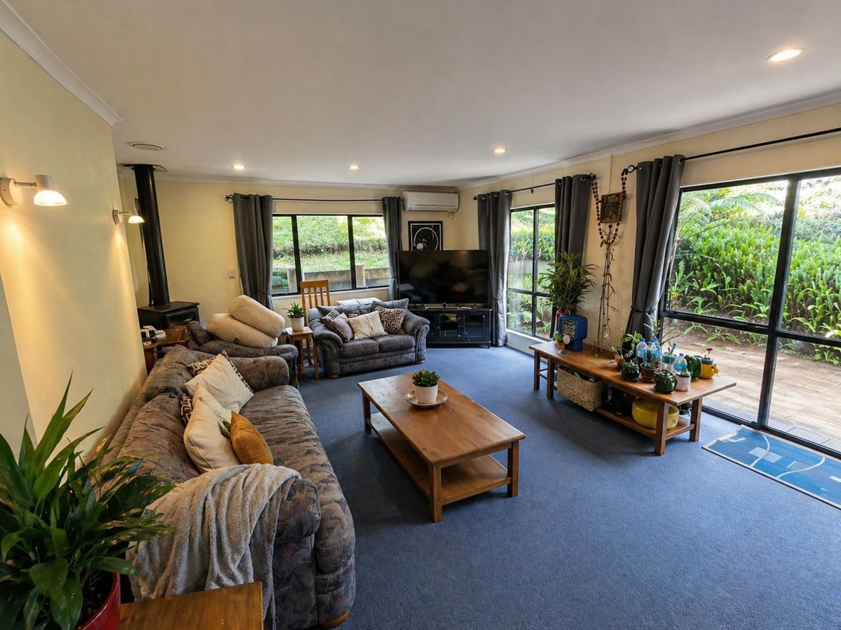 Spacious 3-Bedroom Family Home for Rent in Browns Bay, Auckland. - Widok 4