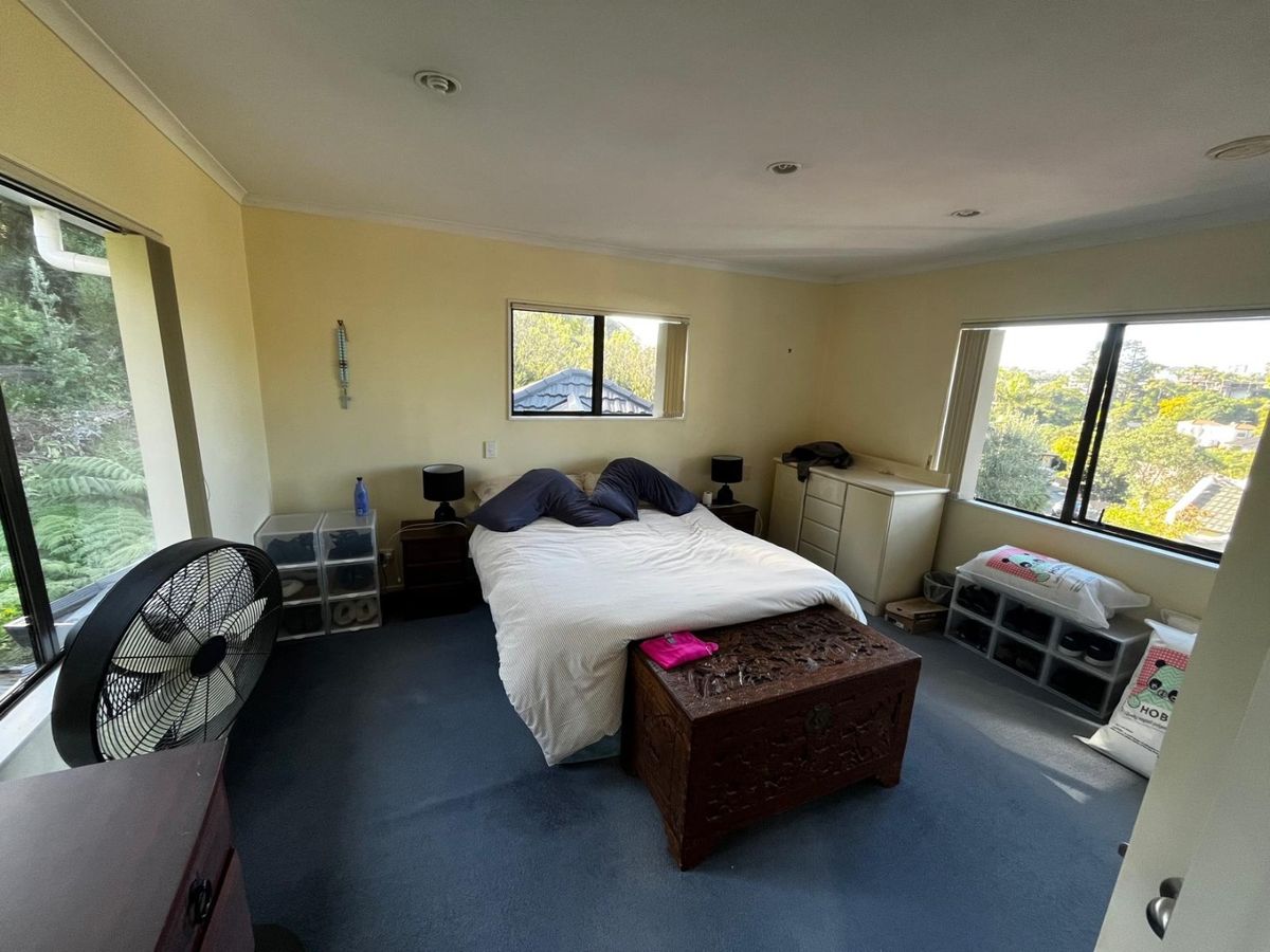 Spacious 3-Bedroom Family Home for Rent in Browns Bay, Auckland. - Więcej