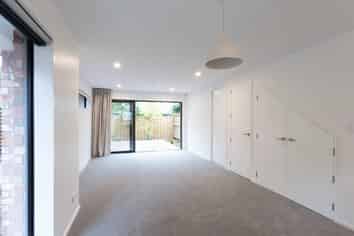 2/228A Opawa Rd, Hillsborough