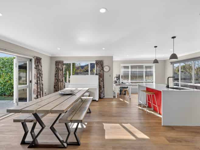 18 Milbrook Place, Chartwell