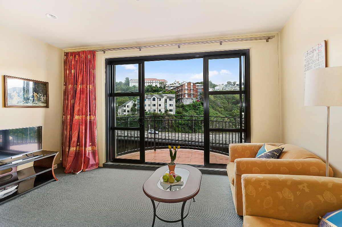 Fully-Furnished One-Bedroom Terrace Apartment - Ansicht 2