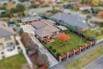 14 Hussey Road, Harewood