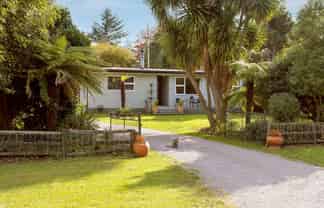 1429 River Road, Broadlands Forest