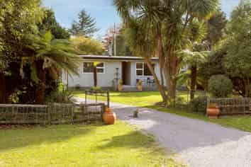1429 River Road, Broadlands Forest