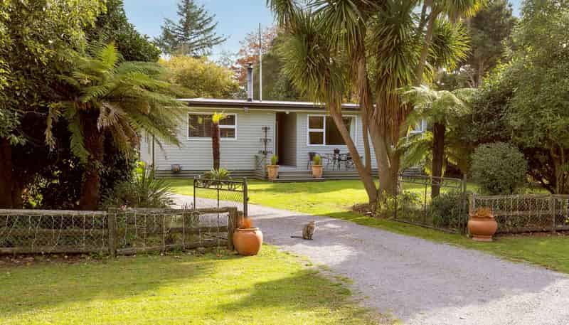 1429 River Road, Broadlands Forest