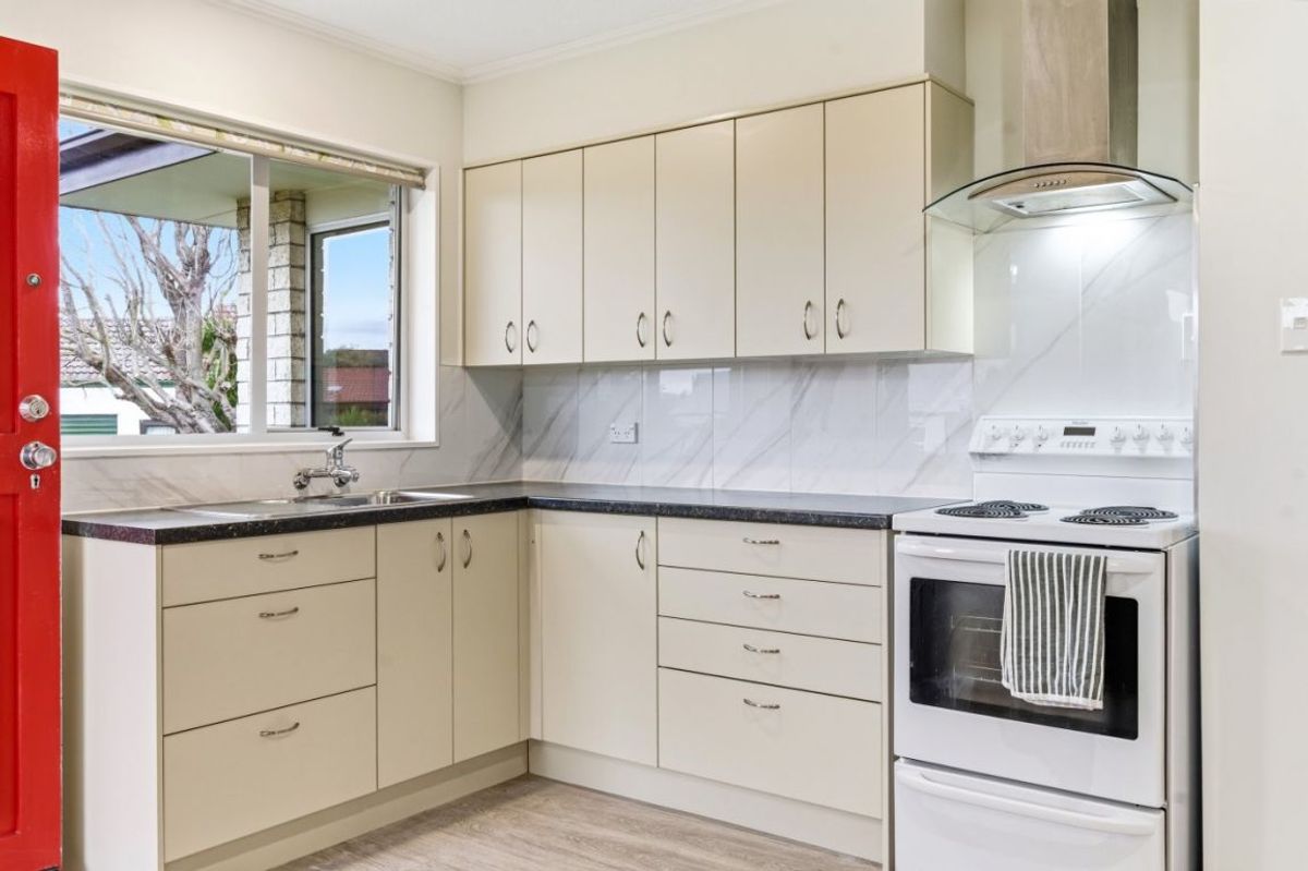 * UNDER OFFER * Charming Two Bedroom Unit in Desirable Halswell - Ansicht 3