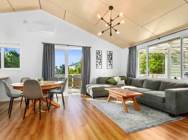 30B The Drive, Tawa