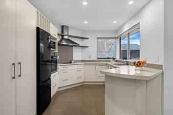 10 Sapperton Drive, Henderson