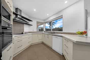 10 Sapperton Drive, Henderson